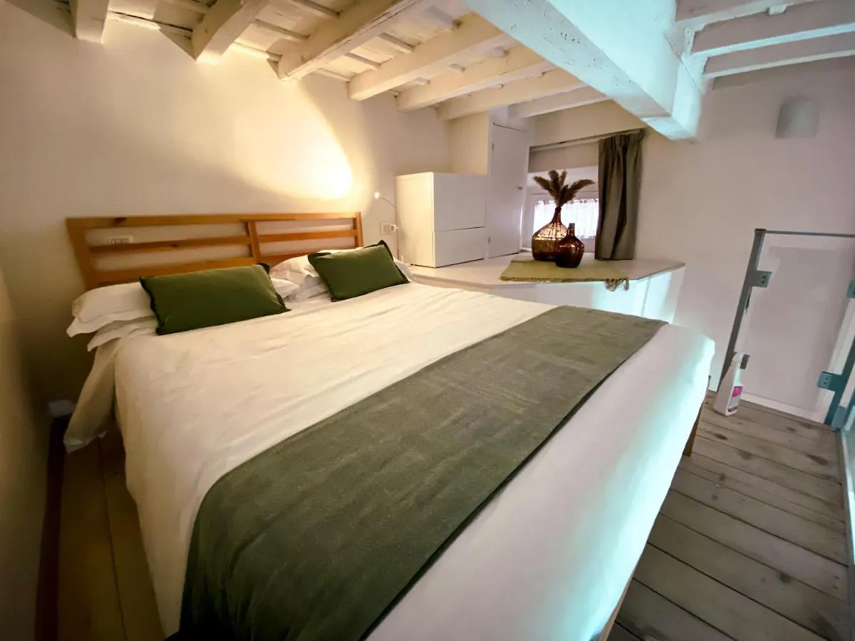 Acacia Firenze - Giglio location