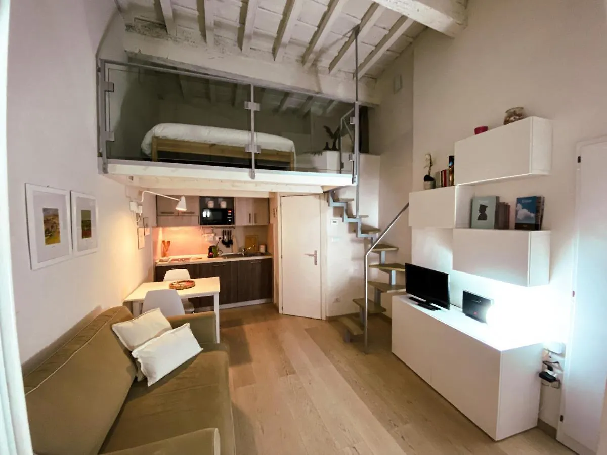 Acacia Firenze - Giglio Apartment  Florence