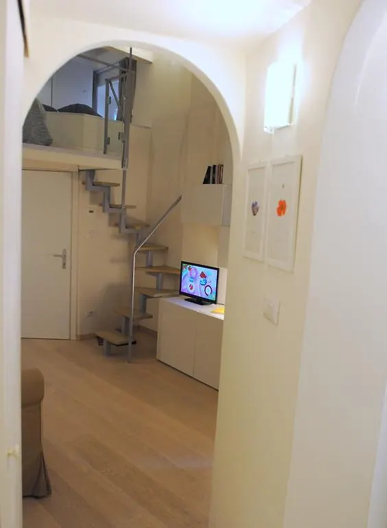 Acacia Firenze - Giglio Apartment