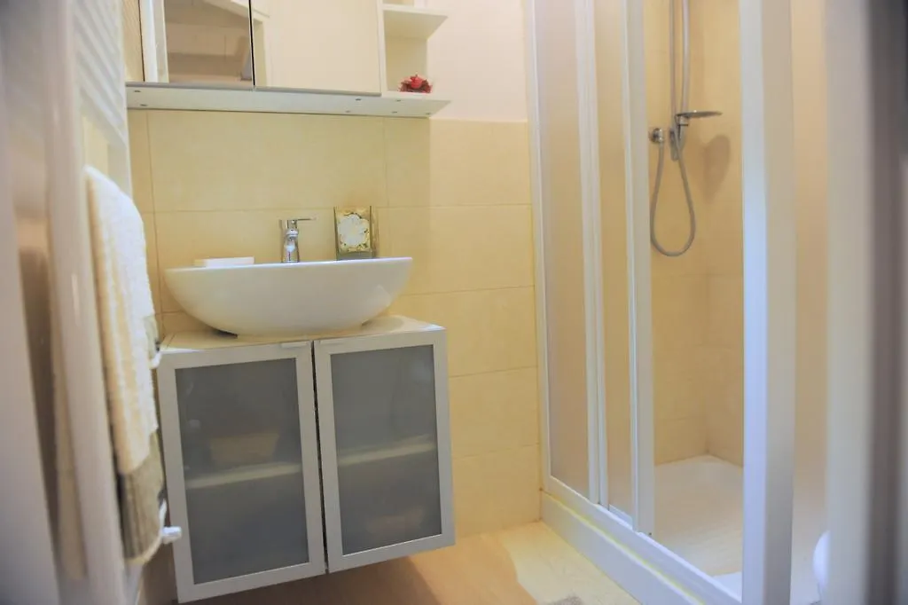 Acacia Firenze - Giglio Apartment